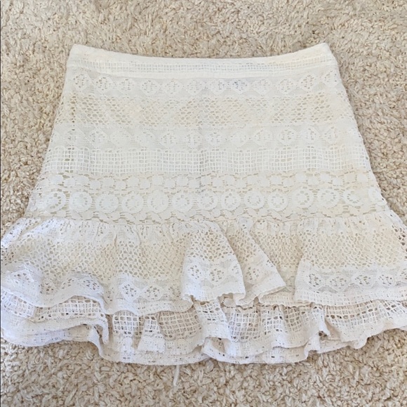 Miss Avenue Dresses & Skirts - off white lace skirt Small miss avenue